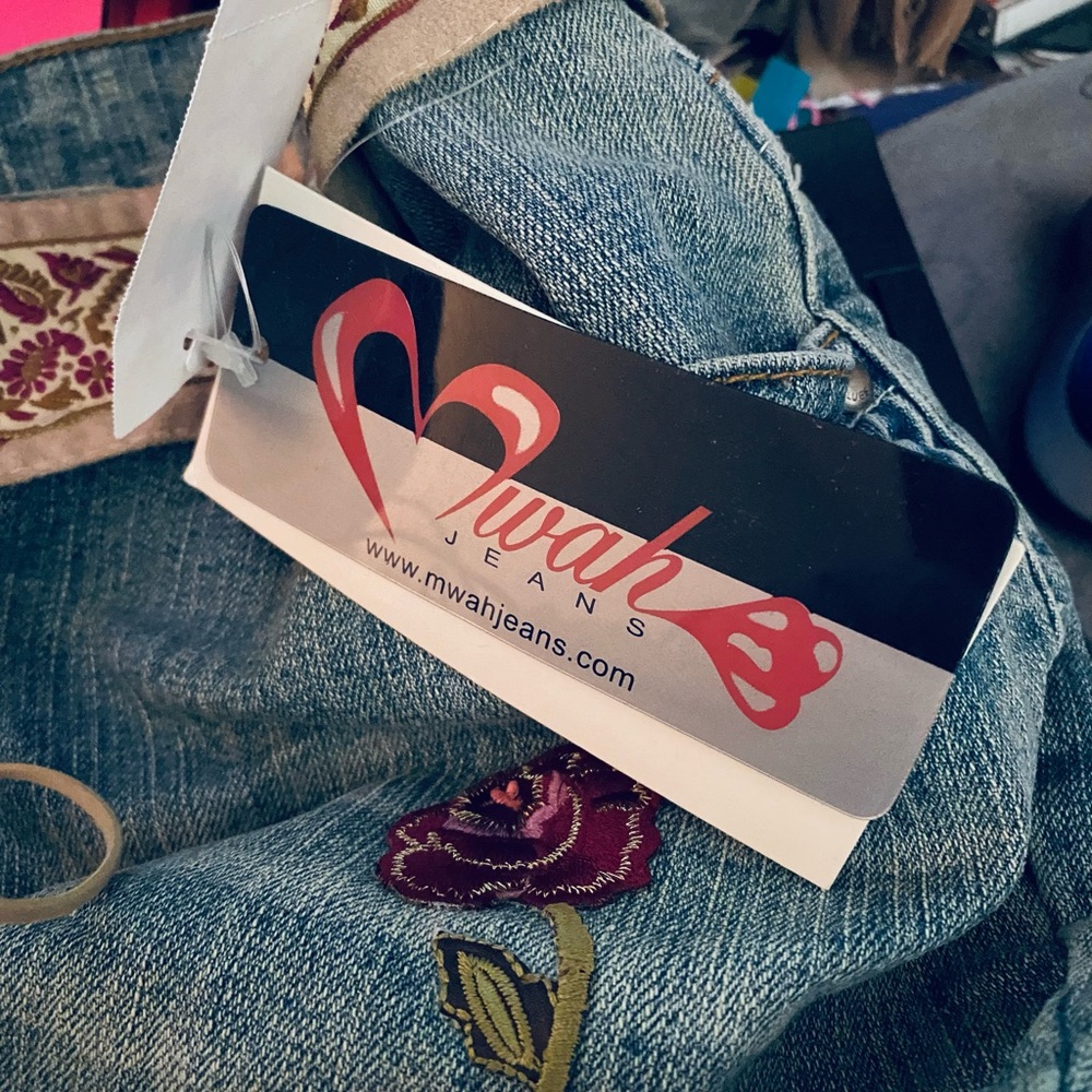 MWAH JEANS SIZE 18 new with tags never worn